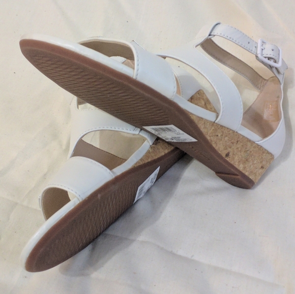 Sandals - Picture 7 of 8